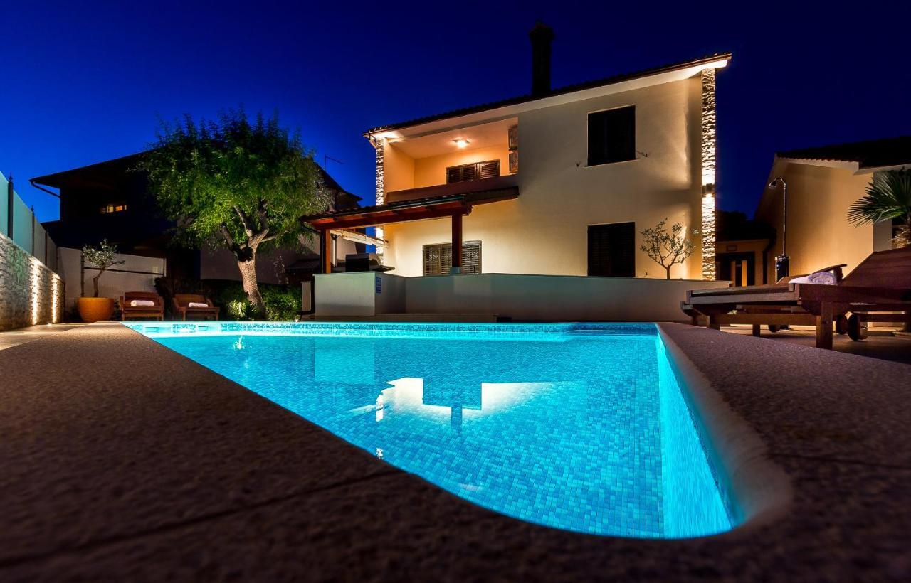 Holiday Home Villa Pula Oda fotoğraf